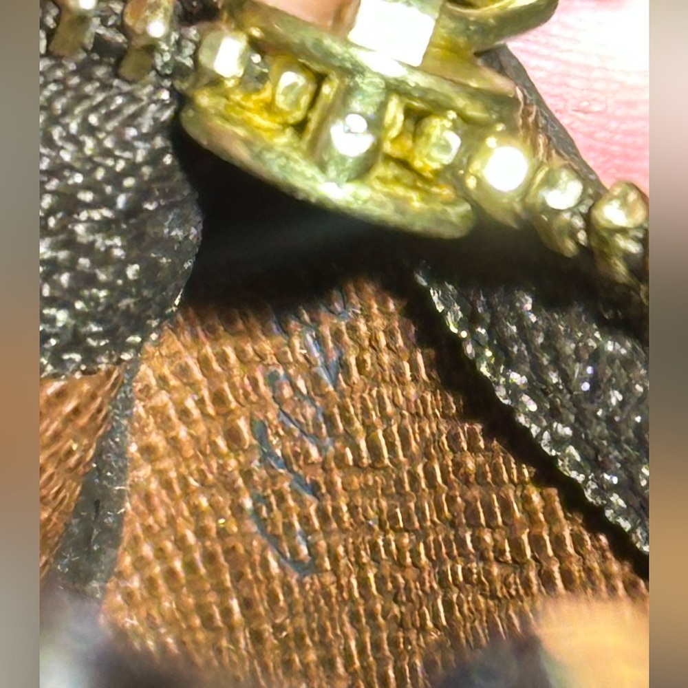 Louis Vuitton Key Pouch - Picture 13 of 13